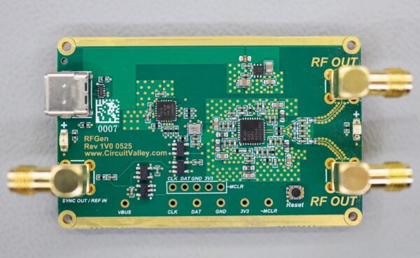 RFGEN44 USB RF Signal Generator 35Mhz - 4.4Ghz